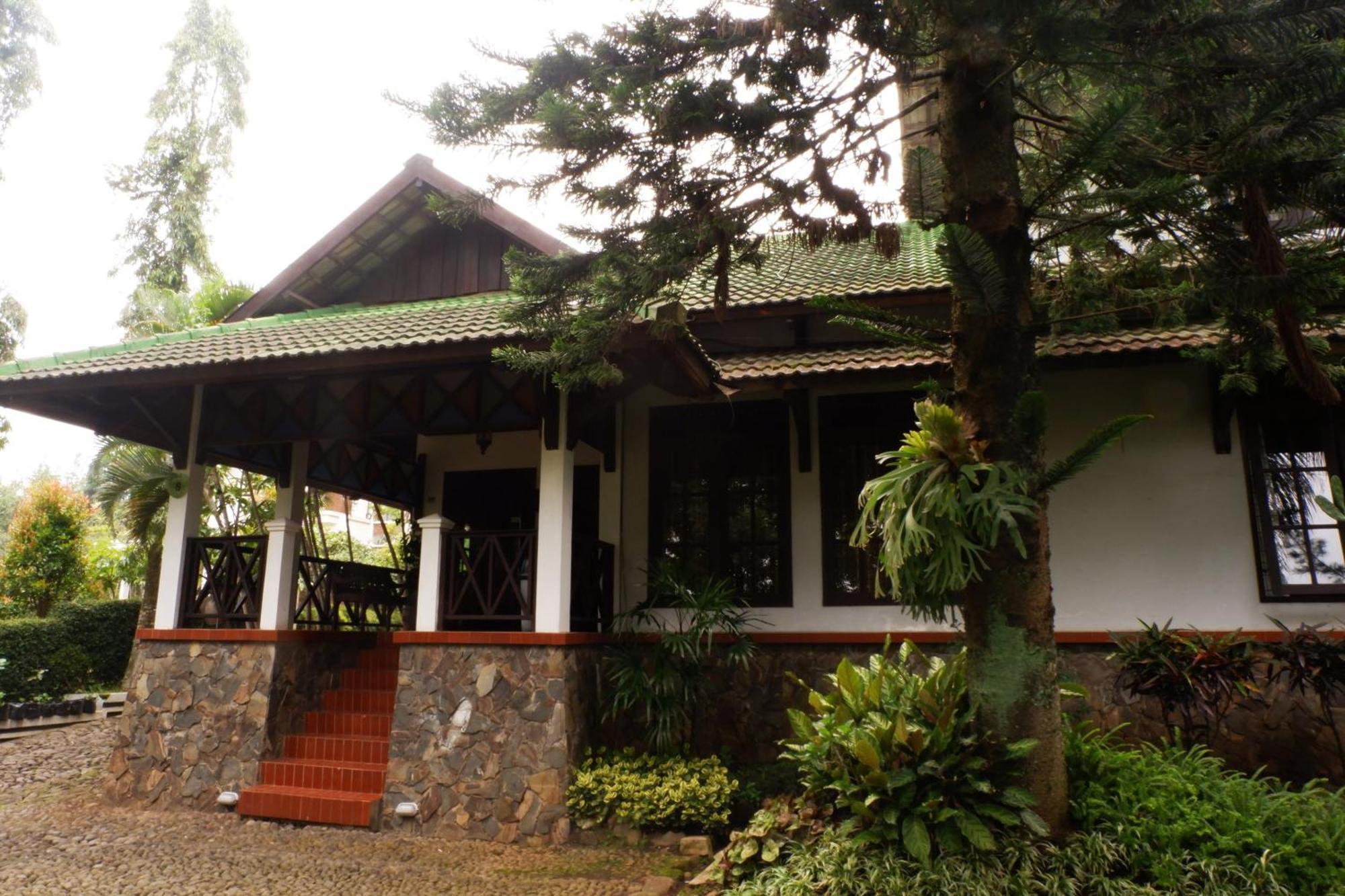Cemara'S Homestay 바투 외부 사진